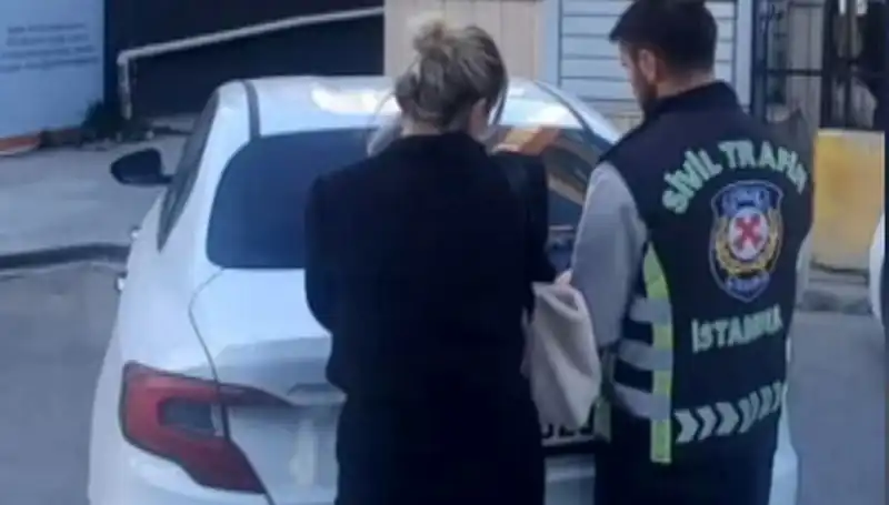 Kadıköy'de Drift Yapan Kadın Sürücüye 48 Bin Lira Ceza Kesildi