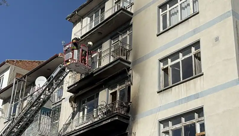 Konya'da 4 Katlı Bina Yangını: İki Çocuk Hayatını Kaybetti