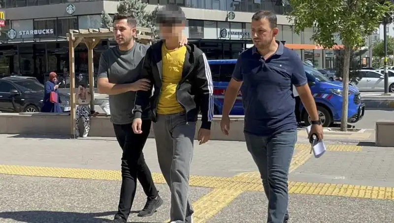Tartışma Anında Ağabeyini Bıçaklayan Kardeşin İfadesi Olayı İkiye Bölüyor