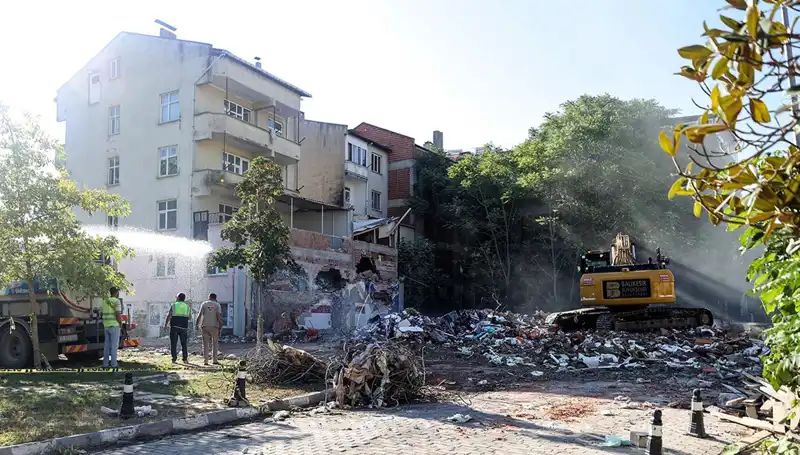 Sındırgı'da Depremler Sürüyor: Artçı Sarsıntılar Endişe Veriyor