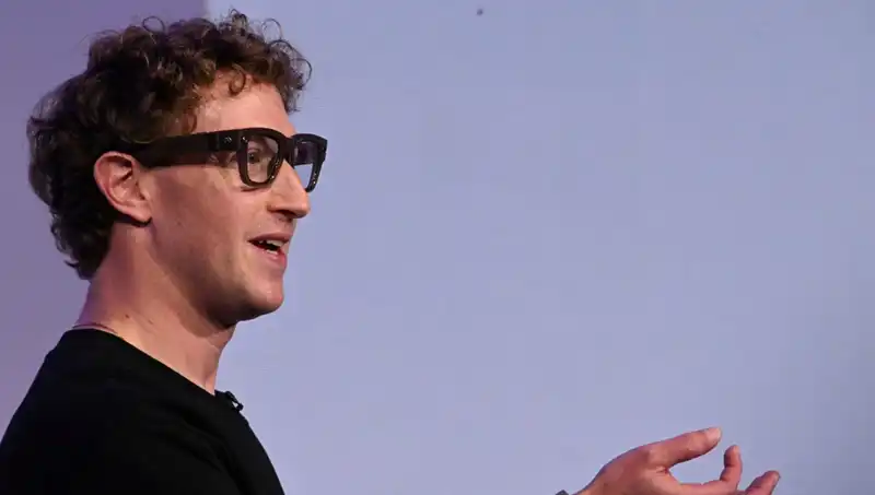 Zuckerberg, Yapay Zeka Destekli Gözlükleriyle Dijital Dünyayı Değiştiriyor