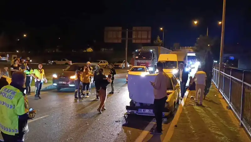 Otoyolda Gerçekleşen Geri Dönüş Kazası: İki Çocuk da Yaralı!