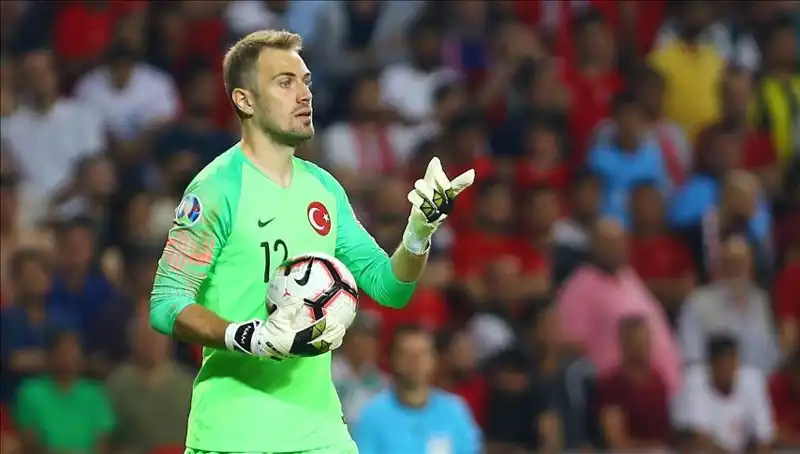 Milli Kaleci Mert Günok Futbolu Bırakma Vakti İle İlgili Çarpıcı Açıklamalar Yaptı!