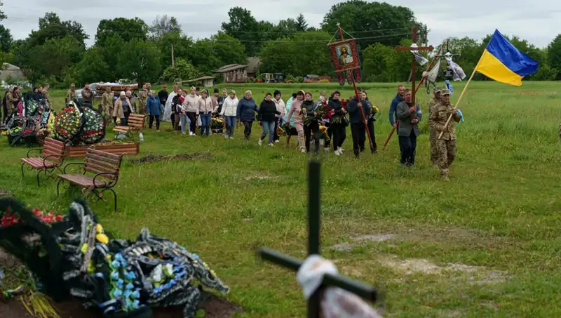 Ukrayna'da Savaşan İngiliz Askerin Hayatı ve Ölümü: Kahramanlık Hikayesi