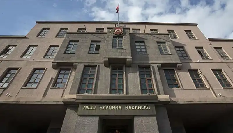 Yunan Askerlerinin Hakaretine TSK'dan Sert Tepki: "Böyle Davranışlar Göremezsiniz!"
