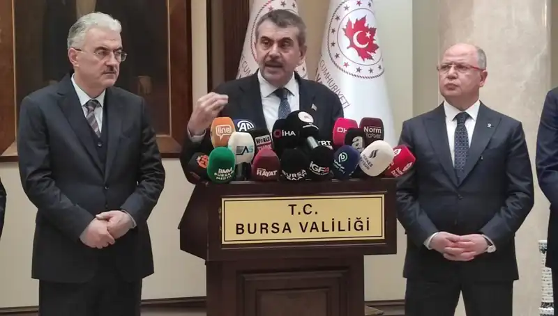 Bakan Tekin'den Protestolara Katılan Çalışanlara Sert Uyarı: Yaptırımlar Kapıda