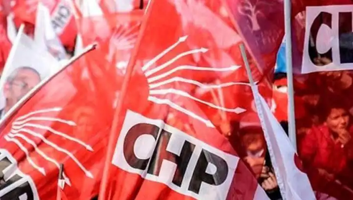 CHP'de Sarsıntı: Ataşehir, Esenyurt ve Sarıyer İlçe Kongreleri İptal Edildi!