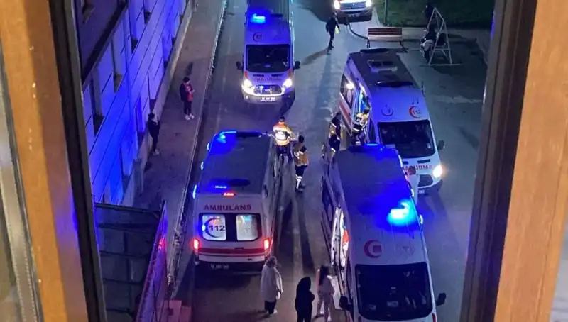 53 Öğrenci Akşam Yemeğinden Zehirlendi: Hastanelik Oldular!