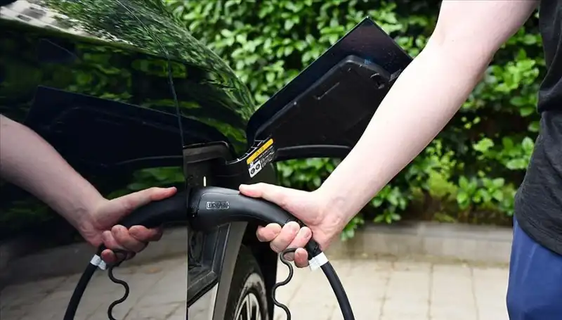 ABD'nin İnovatif Hamlesi: İngiltere Elektrikli Araç Üretimine Destek Sağlıyor