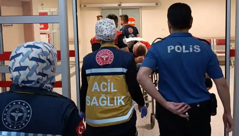 Policiler Kazada Yaralandı: Olay Anı ve Sonrası!