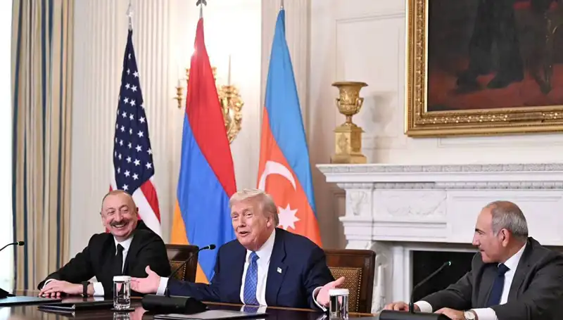 Aliyev, Ermenistan'a Anayasa Düzenlemesi İçin Acil Çağrıda Bulundu
