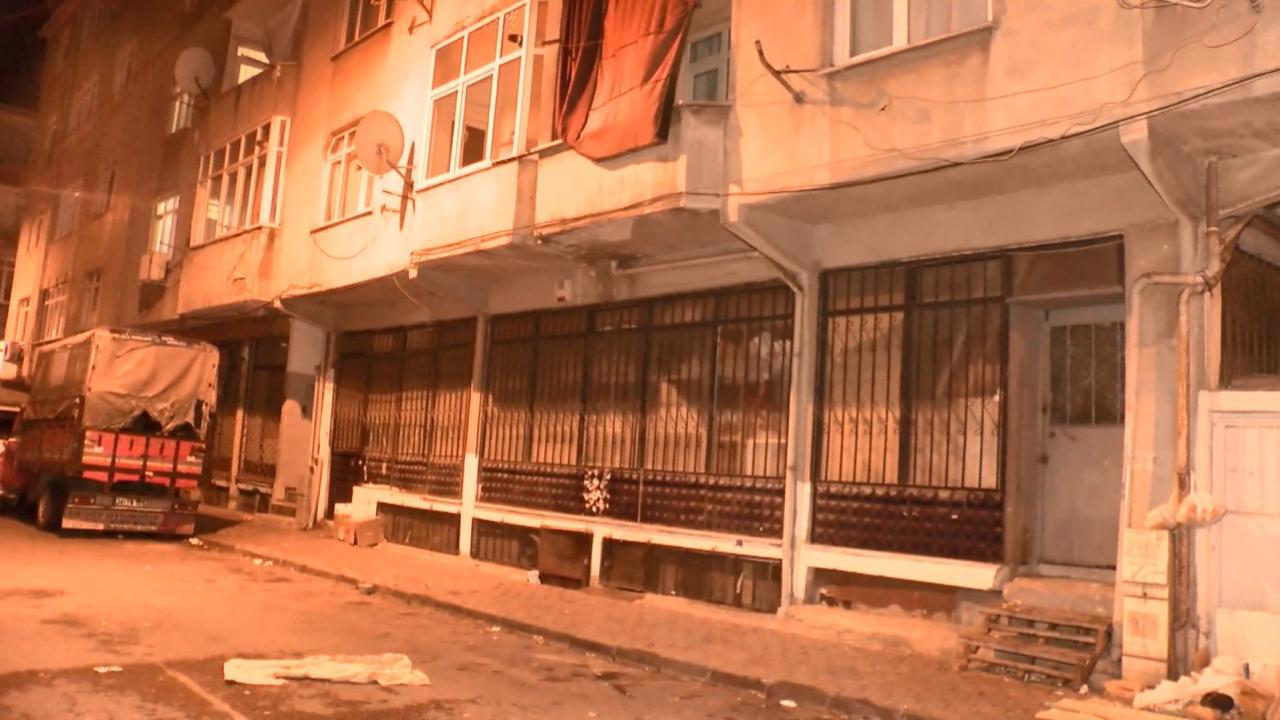 Esenler'de Kolonları Çatlayan 6 Katlı Bina Tahliye Edildi
