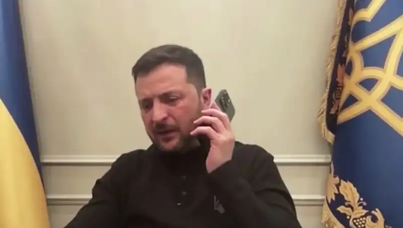 Zelenski'nin Basın Toplantısında Macron'dan Sürpriz Telefon: Ayrıntılar Ortaya Çıktı