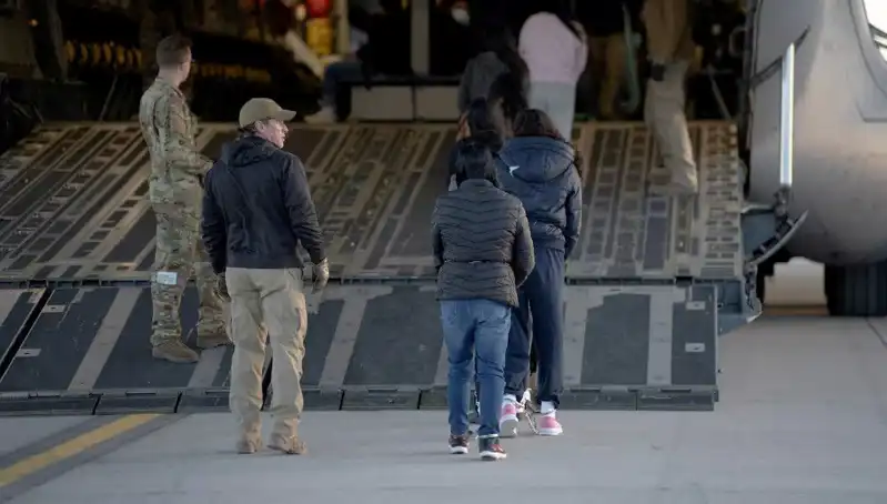 Kosova, ABD'den Sınır Dışı Edilen Göçmenler İçin Yeni Bir Destinasyon Olacak