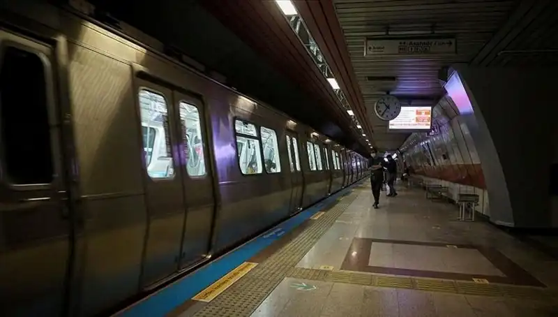 İstanbul'da Eylem Yasağı Nedeniyle Metro Seferleri Durduruldu: Hangi Duraklar Etkilendi?