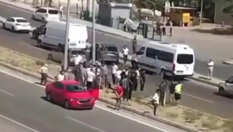 Yaya Kazası: Otomobilin Çarptığı Kişinin Hayati Tehlikesi Bulunuyor