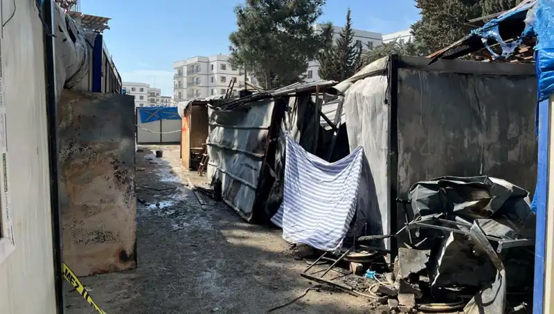 Yangın, İşçilerin Kaldığı Konteyneri Sardı: Felaketin Eşiğinden Dönüldü
