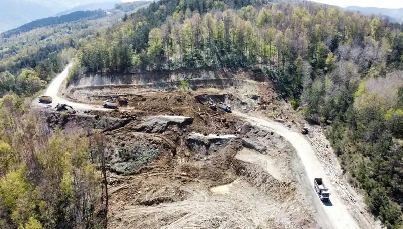 Kastamonu-Çatalzeytin Yolunda Heyelan: Seyahat Edenler Dikkat!