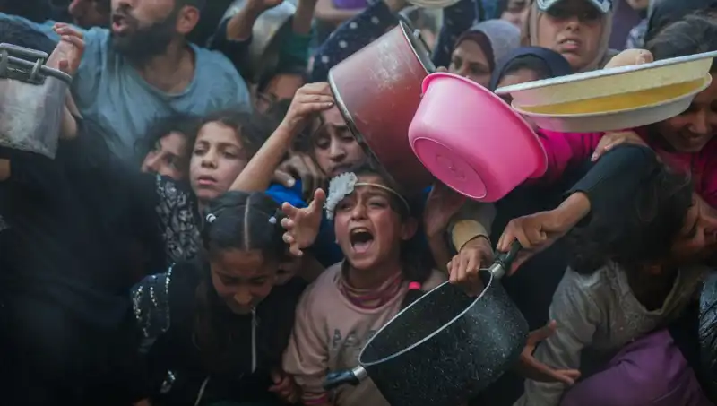 Gazze'de Açlık Krizi Derinleşiyor: Un Stokları Tükendi, Halk Açlıkla Savaşta