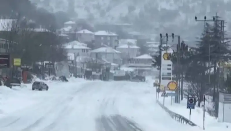 Sertavul Geçidi'nde Kar ve Sis, Ulaşımı Tamamen Engelledi