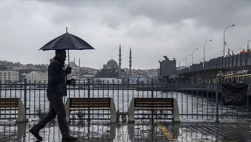 İstanbul'da Bahar Bitti, Kış Havası Geri Dönüyor: Yağmur ve Kar Beklentisi