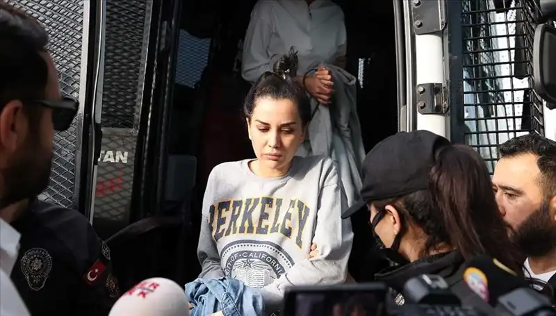Dilan Polat'ın Instagram Hesabı Neden Erişime Kapatıldı?