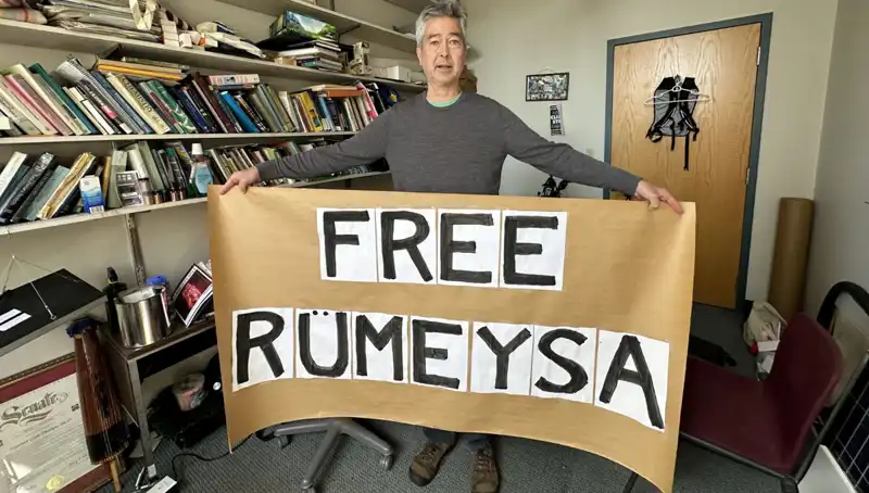 Rümeysa Öztürk İçin ABD'li Profesör Açlık Grevine Neden Gitti?