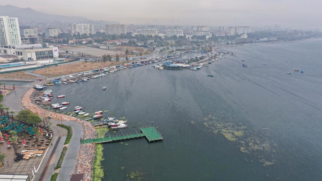 İzmir Körfezi'nde Kirlilik: Sorumlular Hakkında Soruşturma Başlatıldı