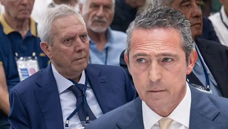 Fenerbahçe Divan Kurulu'nda Aziz Yıldırım'dan Şaşırtan Adaylık Açıklaması
