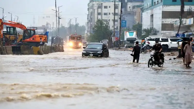 Pakistan'da Muson Yağmurları Felaketi: Hayatını Kaybedenlerin Sayısı 785'e Ulaştı