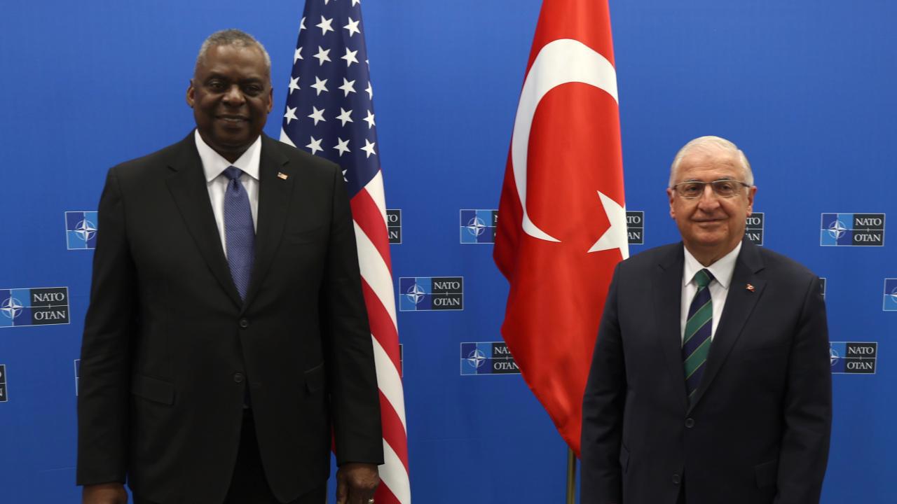 Bakan Güler, ABD'li Mevkidaşı ile Görüştü
