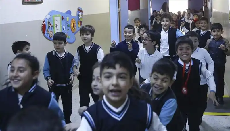 2025 Okul Yılı Açılış Tarihleri: Tatil Takvimi ve Detaylar