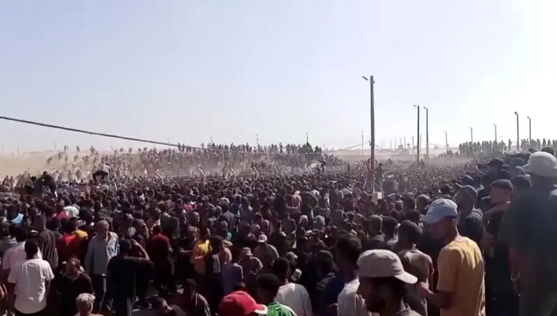 İsrail'in Filistinli Yardım Arayışlarına Yönelik Saldırısı: 30 Can Kaybı