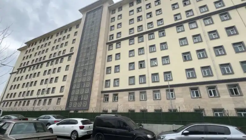 Kız Öğrenci Yurdunda Şok Eden Olay: Takipçi Yurda Girerek Oda Oda Arama Yaptı