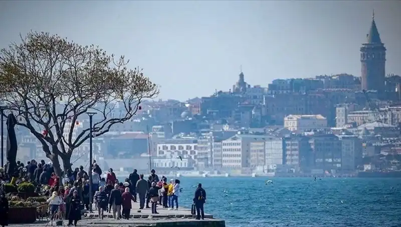 İstanbul’da Bahar Havası Esintisi: Hafta Sonu Sıcacık Geliyor!