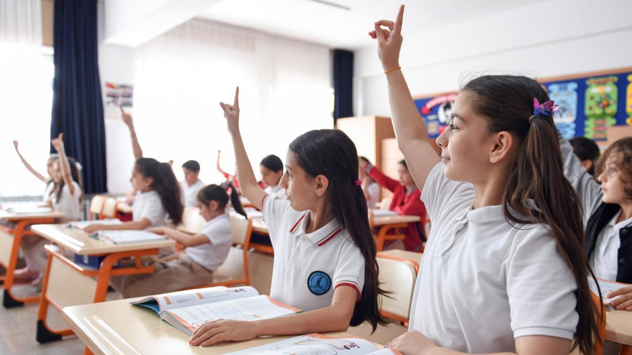 Okullarda kıyafet yönetmeliği yeni düzenlemelerle güncellendi