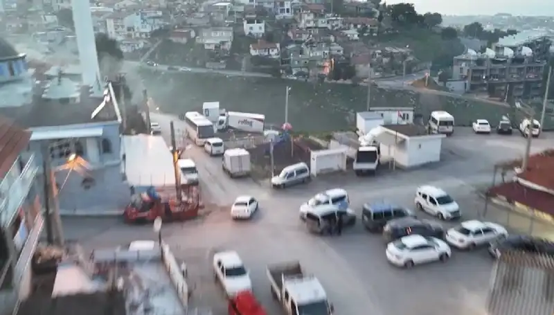 İzmir'de Gözaltılar: 99 Operasyonda 133 Kişi Yakalandı