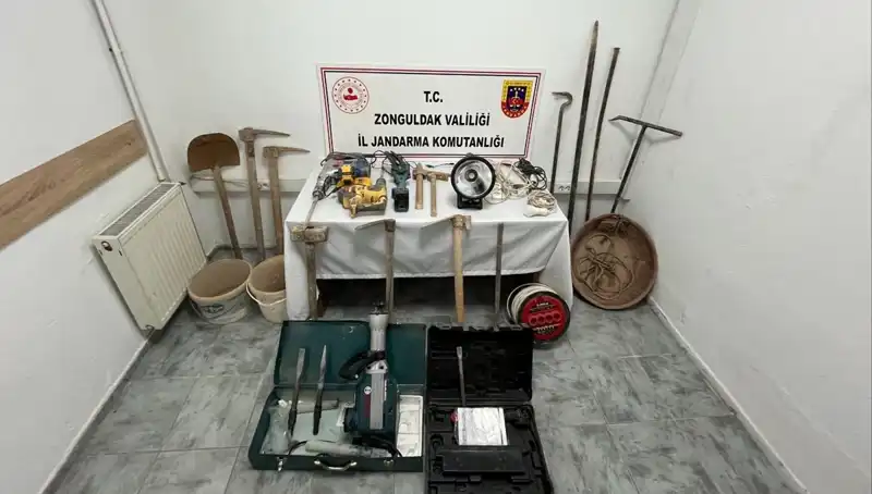 Çaycuma'da Kaçak Kazı Yapan 5 Kişi Suçüstü! Neler Oldu?