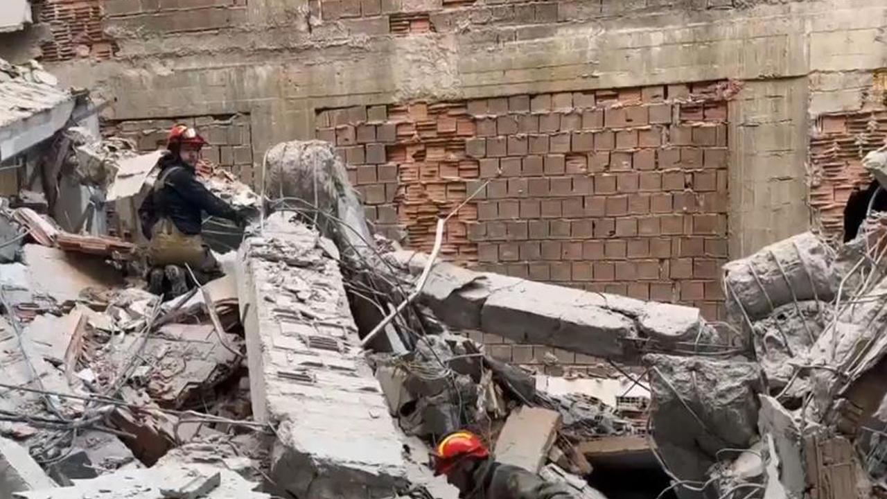 Güngören'de İnşaatta Göçük: 2 İşçi Kurtarılmaya Çalışılıyor