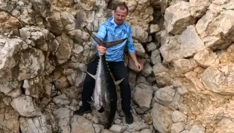 Saros Koyu’nda Avlanan Dev Balık, 30 Kilo ile Şaşırttı!