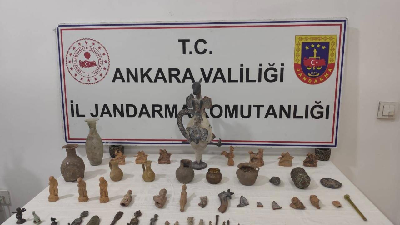 Başkentte tarihi eser operasyonu: 69 obje ele geçirildi