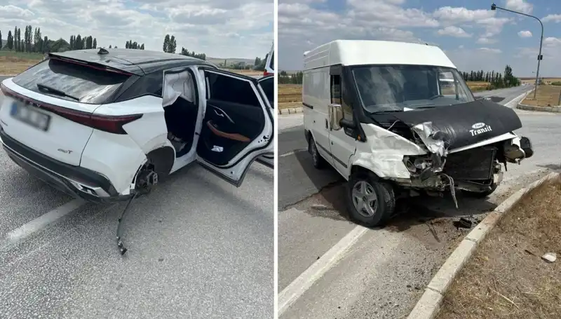 Çorum’da Korkunç Trafik Kazası: İki Araç Kafa Kafaya Çarpıştı
