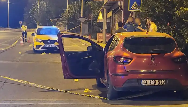 Otomobil Saldırısı: Sokak Ortasında Kurşun Yağmuru, 2 Ölü, 5 Yaralı