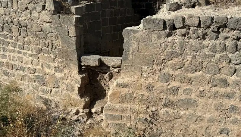 Diyarbakır'daki Saint George Kilisesi'nin Tarihi: Hamam İddialarını Çürüten Kitabe Bulundu