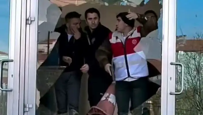 Gergin Anlar: Maçta Taraftarlar Arasında Irkçı Kavga Çıktı