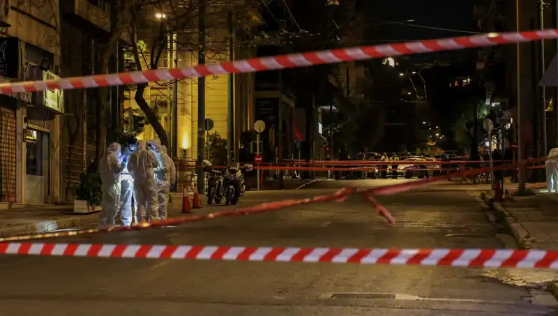 Atina'da Gizemli Çanta Patladı: Şehirde Paniğe Neden Oldu