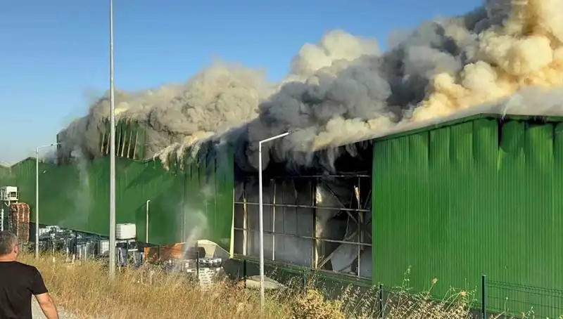 Balıkesir Fabrikasında Çıkan Yangında İki İşçi Hayatını Kaybetti, Bir Tutuklama Gerçekleşti