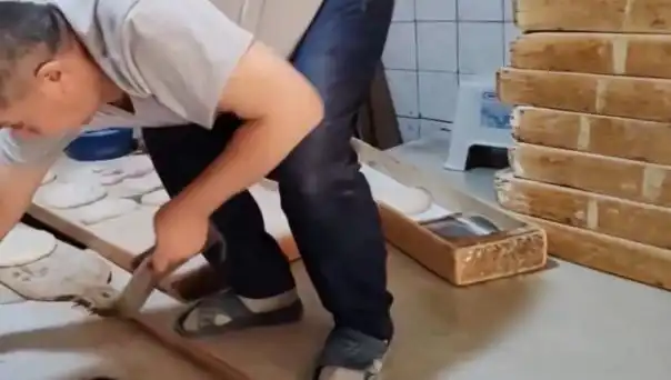 Pide Tezgahında Terlik Krizi: Fırıncıya 105 Bin TL Ceza