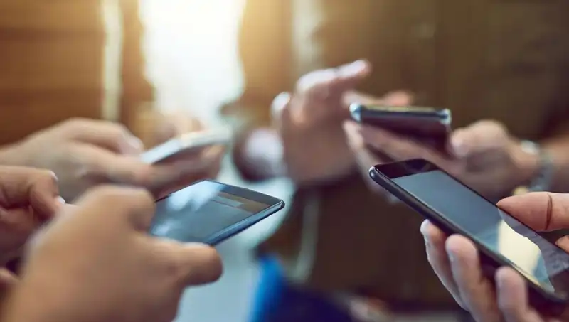 Oppo A5 Pro 4G: Uygun Fiyatla Güçlü Performans ve Dayanıklılığı Keşfedin
