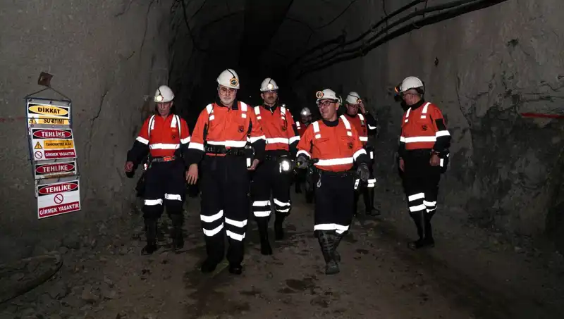 Bakan Işıkhan, Altın Madeninde Yapılan Çalışmaları Yerinde İnceledi